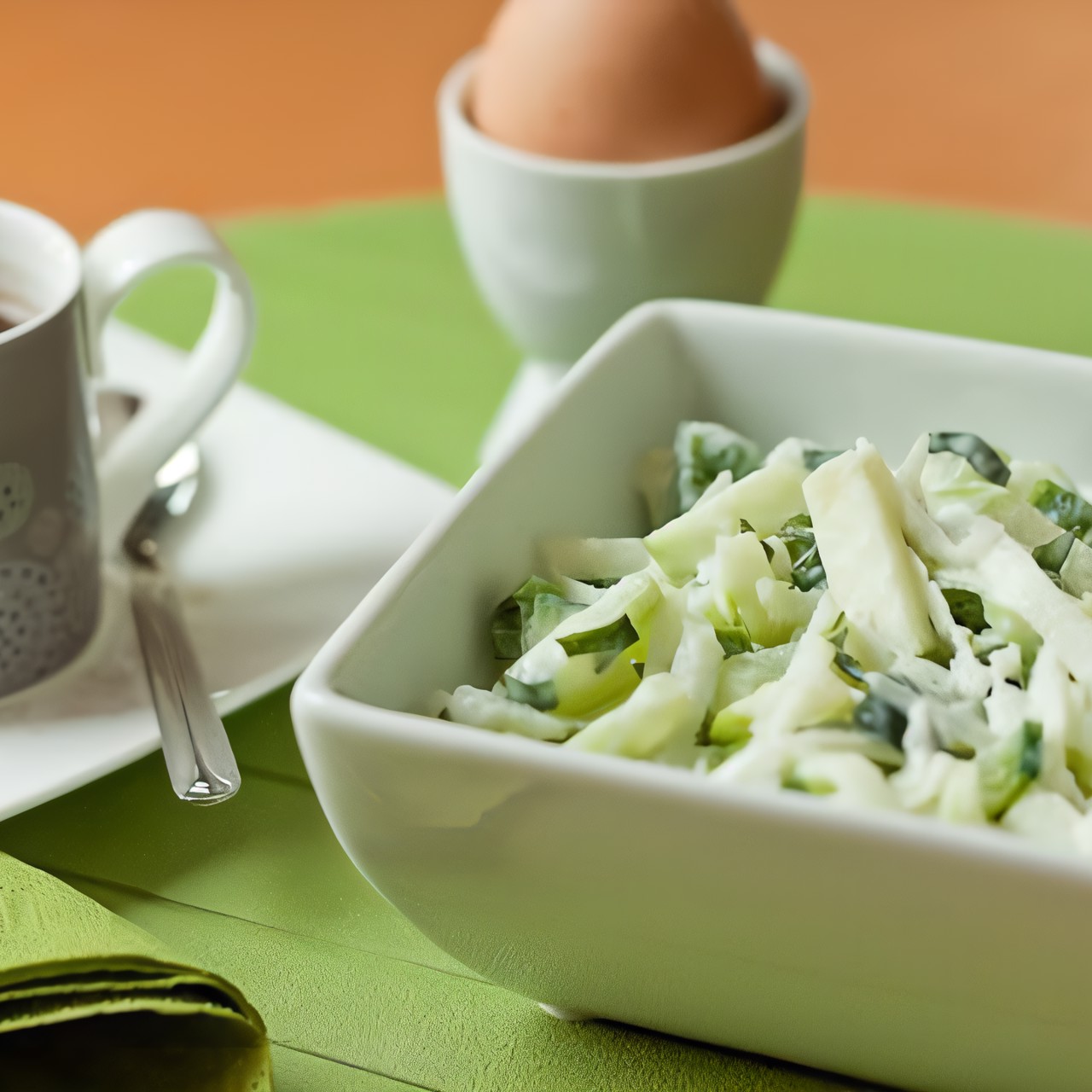 Салат из кольраби с огурцом