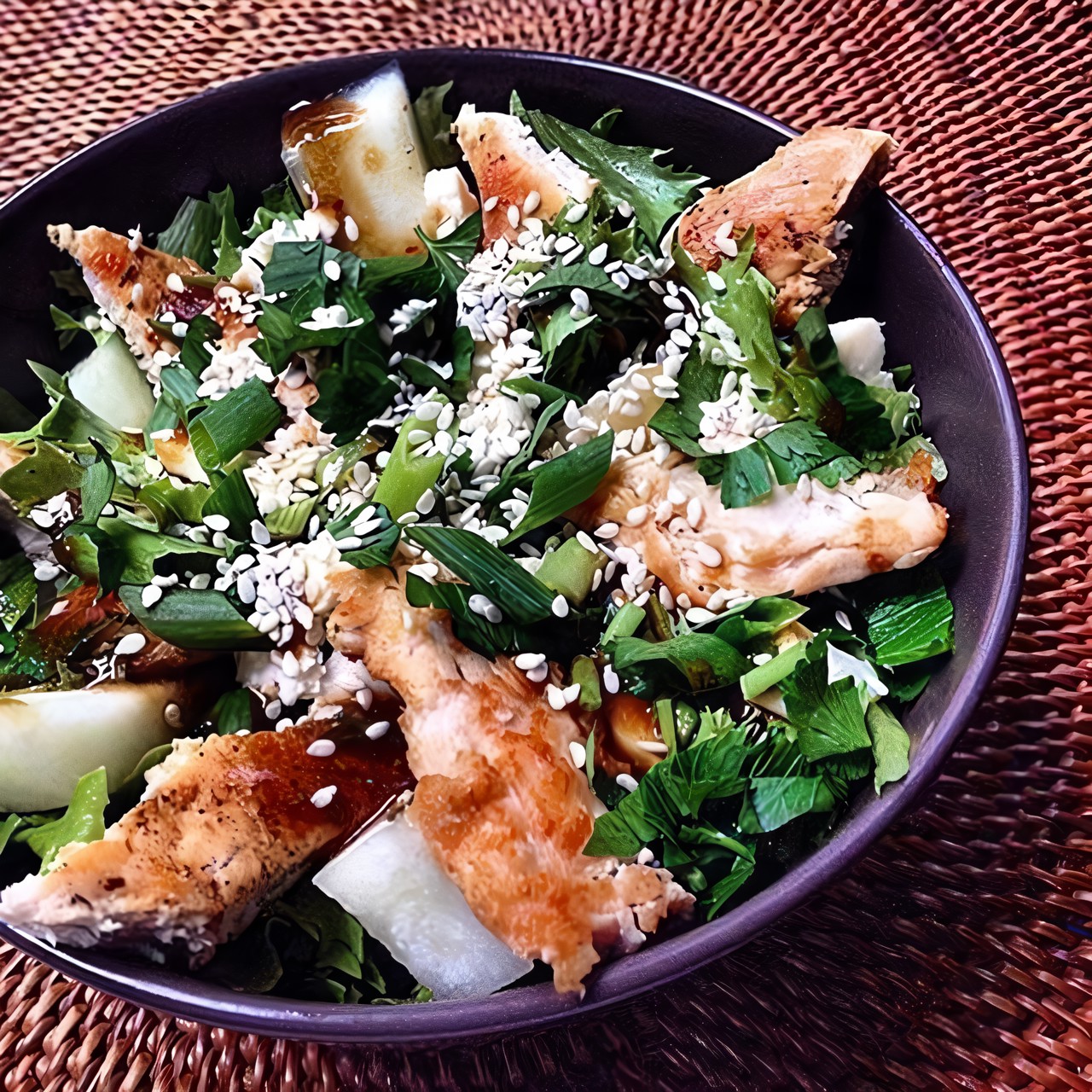 Салат из куриной грудки с дыней