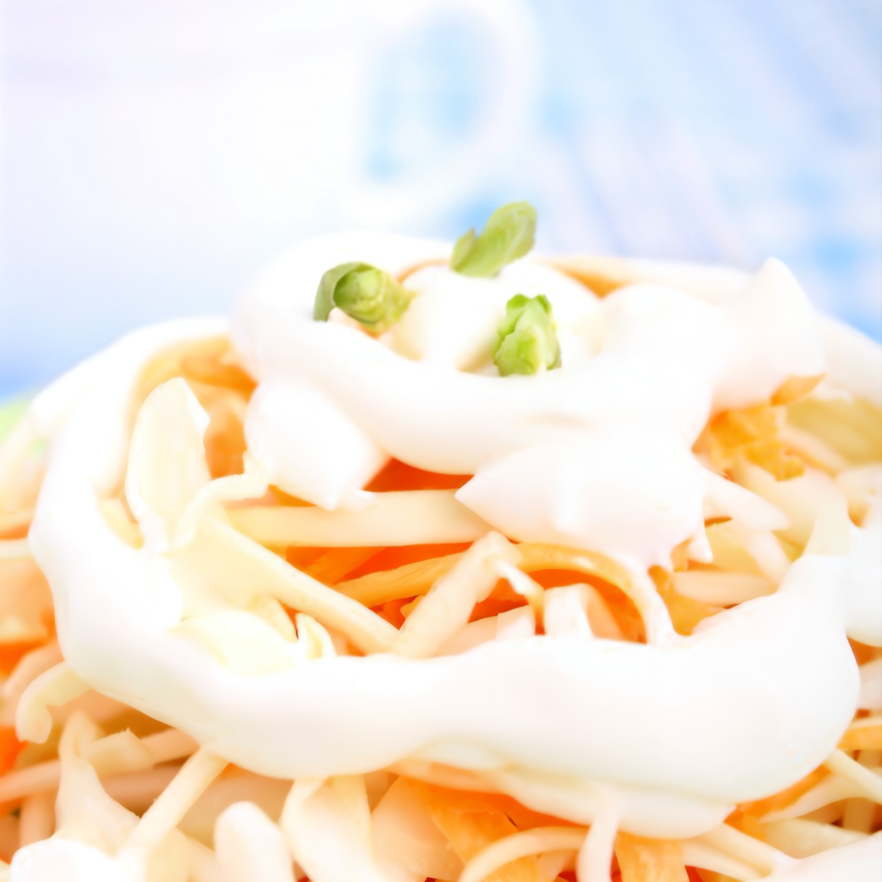 Салат из моркови с чесноком