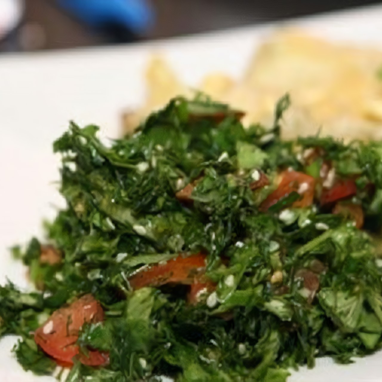 Салат из морской капусты с тунцом