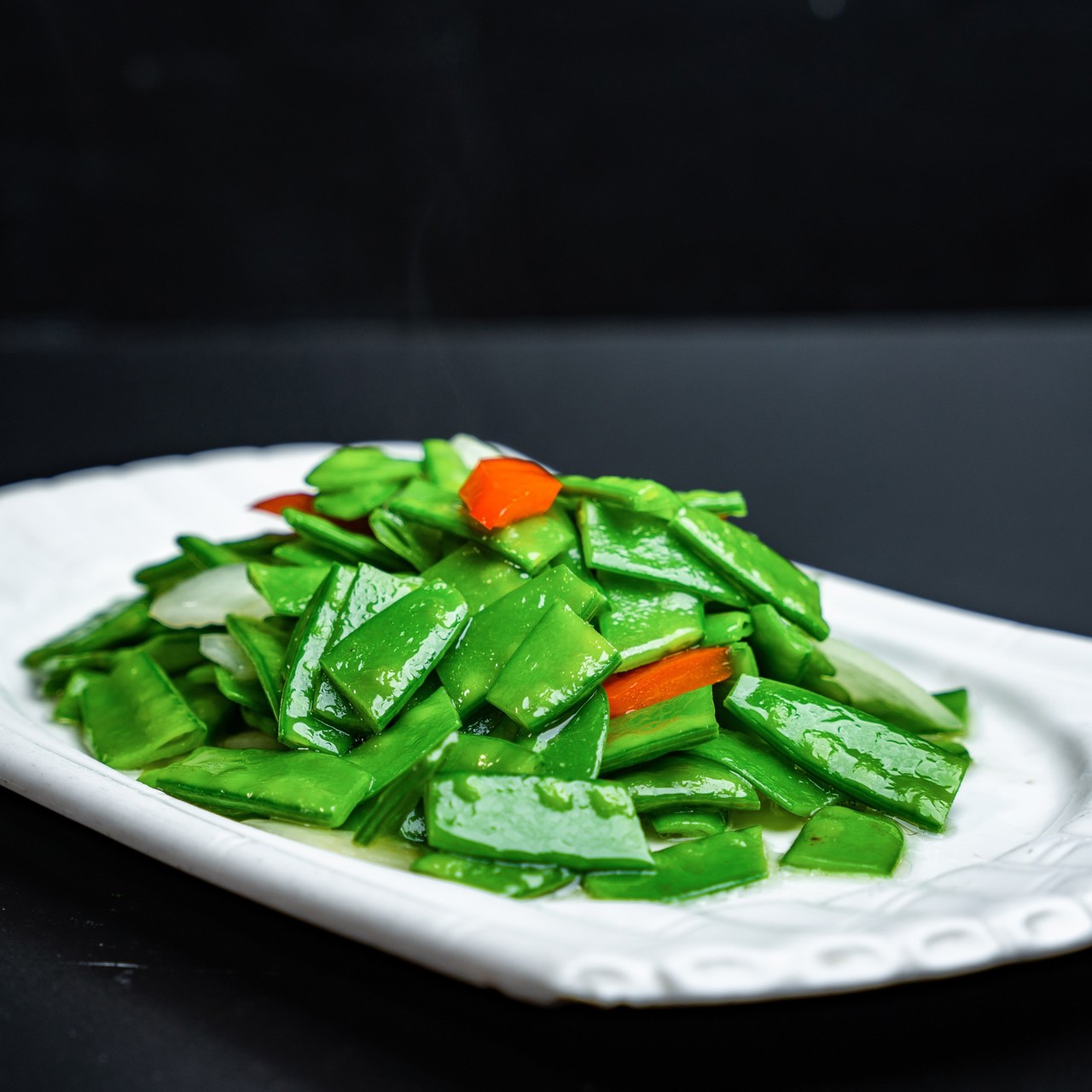 Салат из стебля сельдерея с кешью