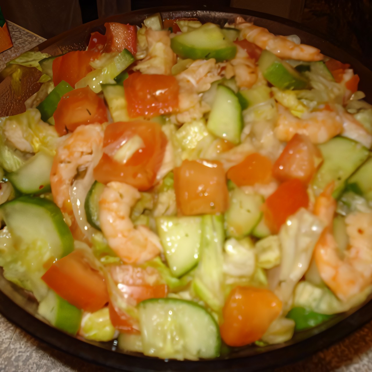 Салат овощной с креветками