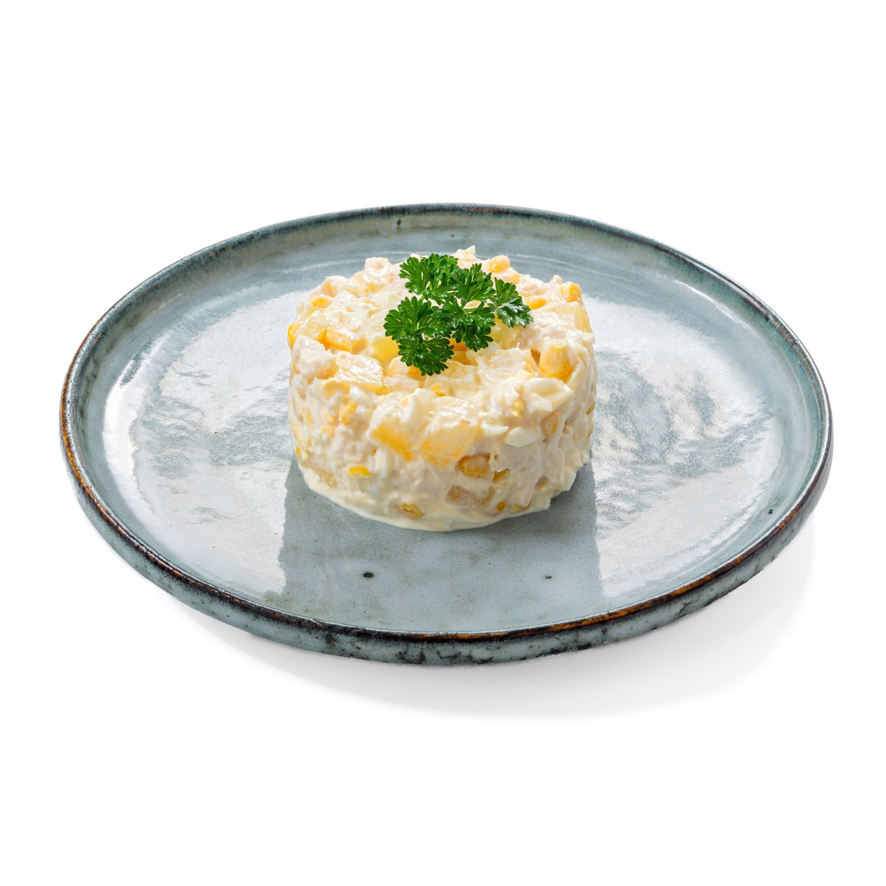 Салат с ананасами, курицей и яйцом