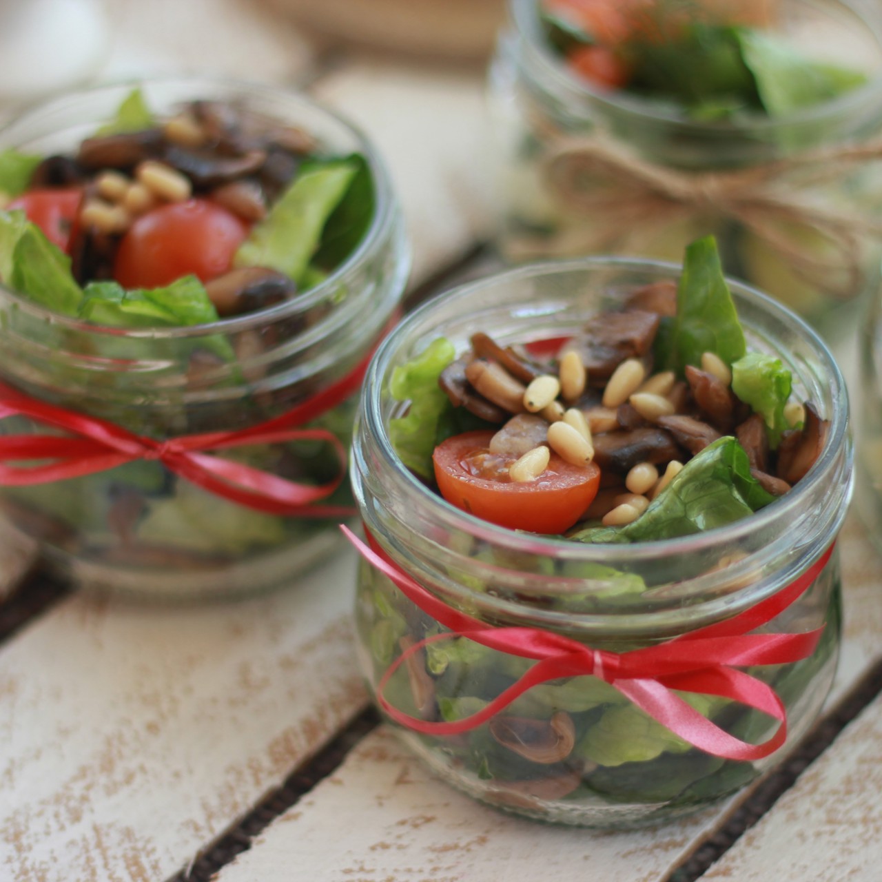 Салат с грибами и ароматным маслом