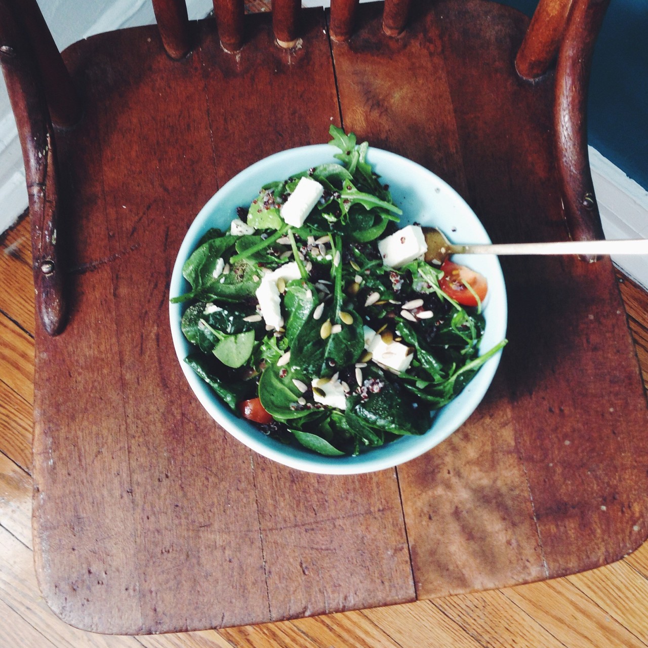 Салат с киноа и фетой