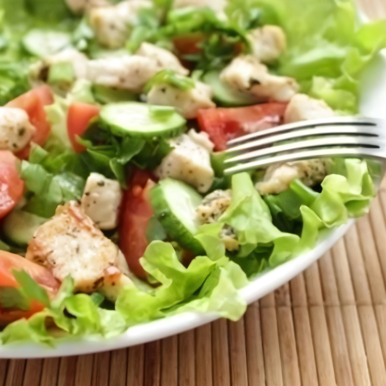 Салат с курицей в соусе терияки