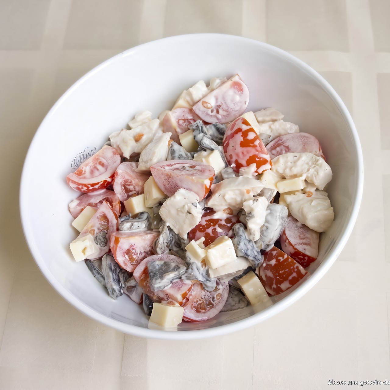 Салат с куриной грудкой и языком «Копченый Ральф»