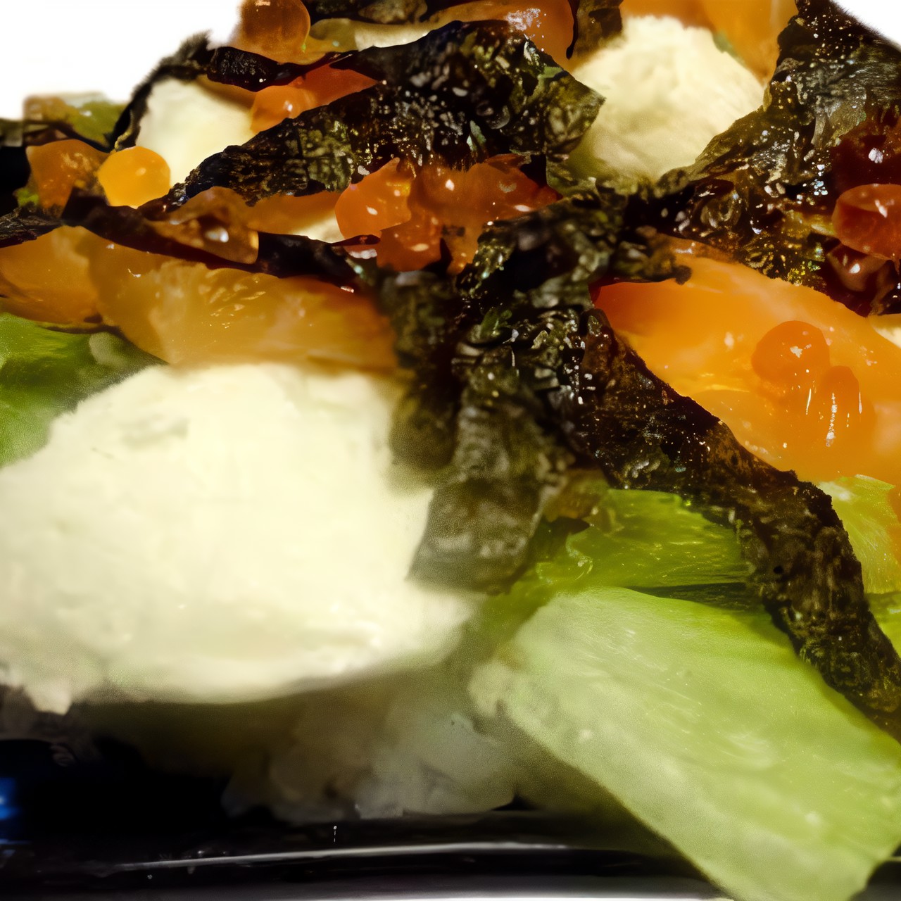 Салат с лососем и сливочным сыром