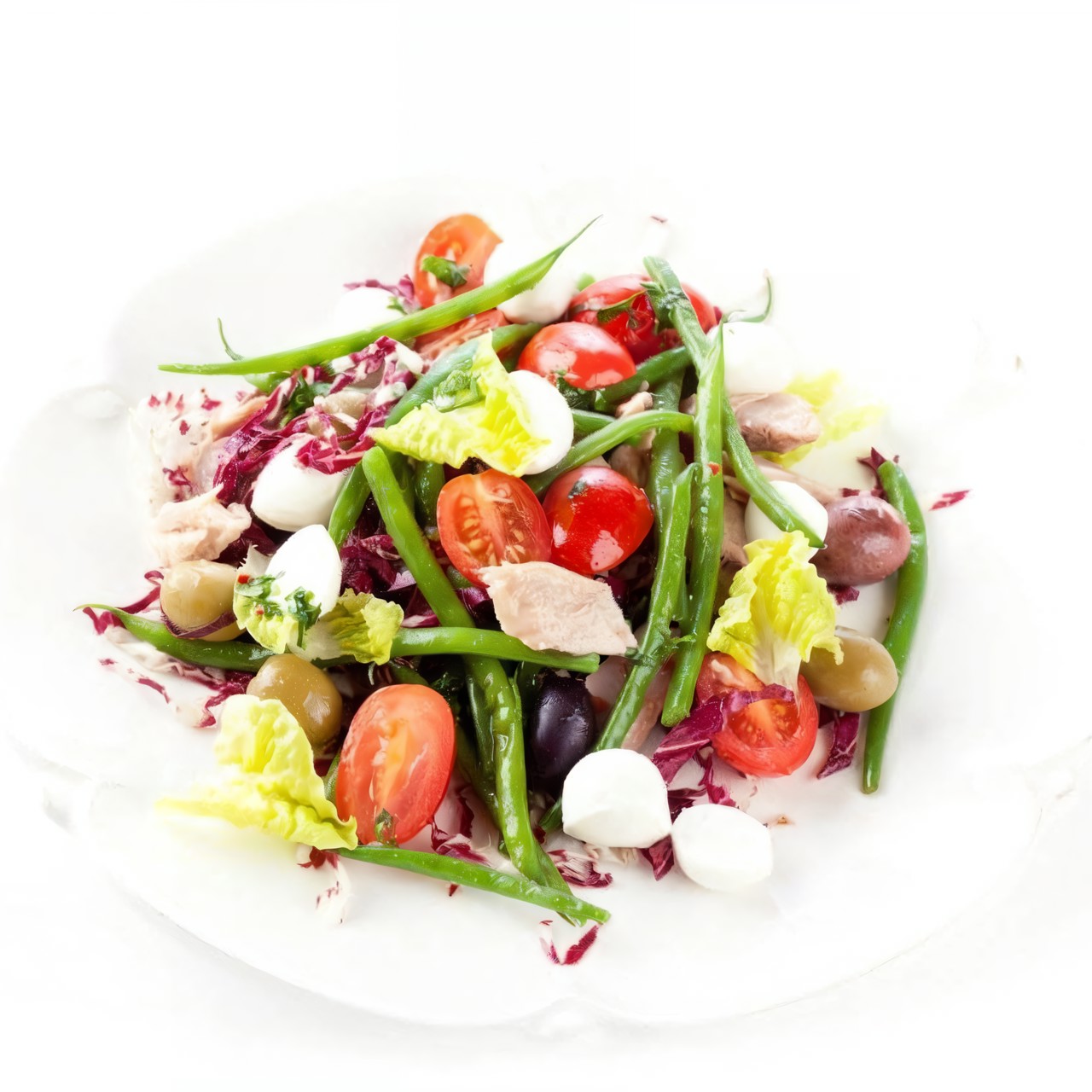 Салат с моцареллой, тунцом и стручковой фасолью