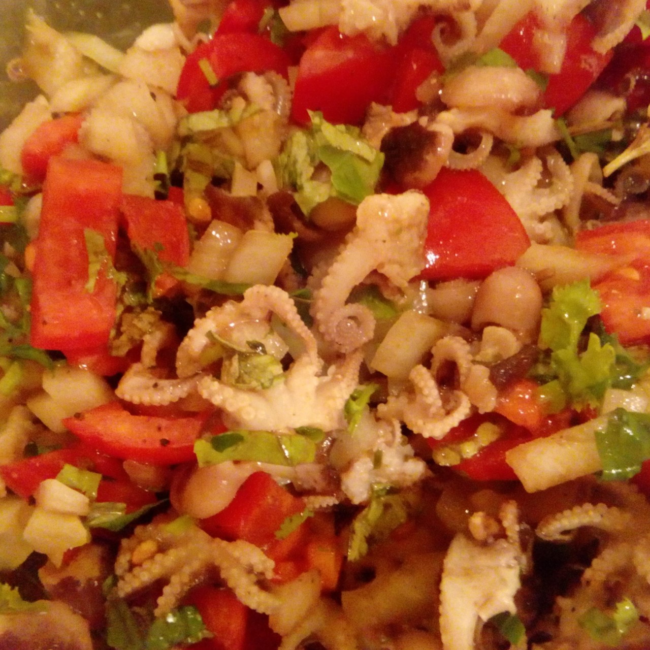 Салат с осьминогами