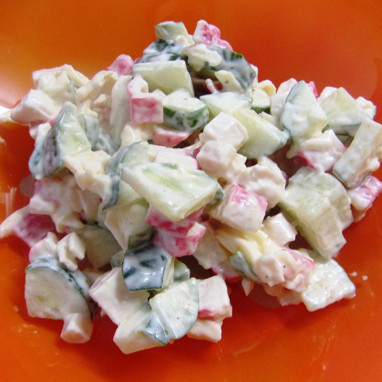 Салат с сыром и крабовыми палочками