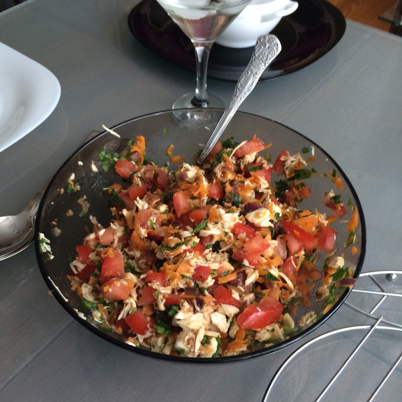 Салат с вареной грудкой и рукколой