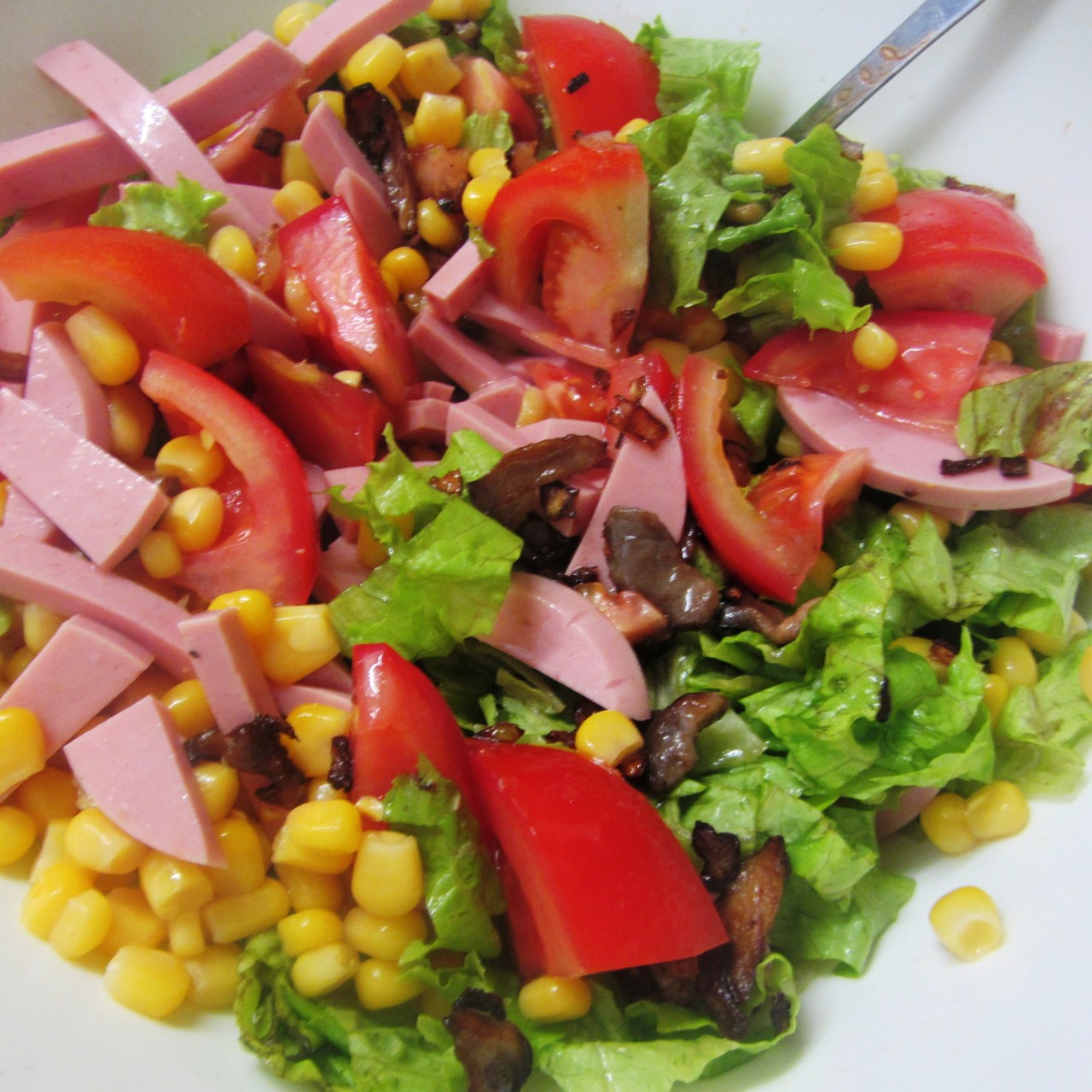 Салат с ветчиной и грибами