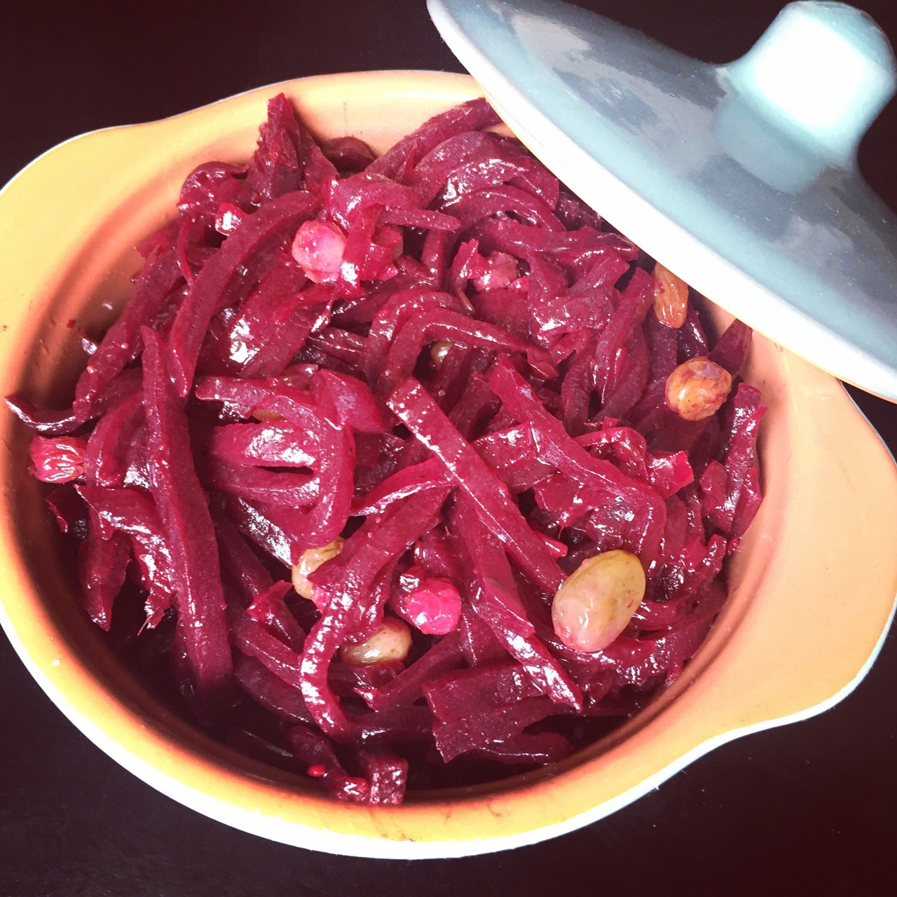 Салат со свеклой и тмином