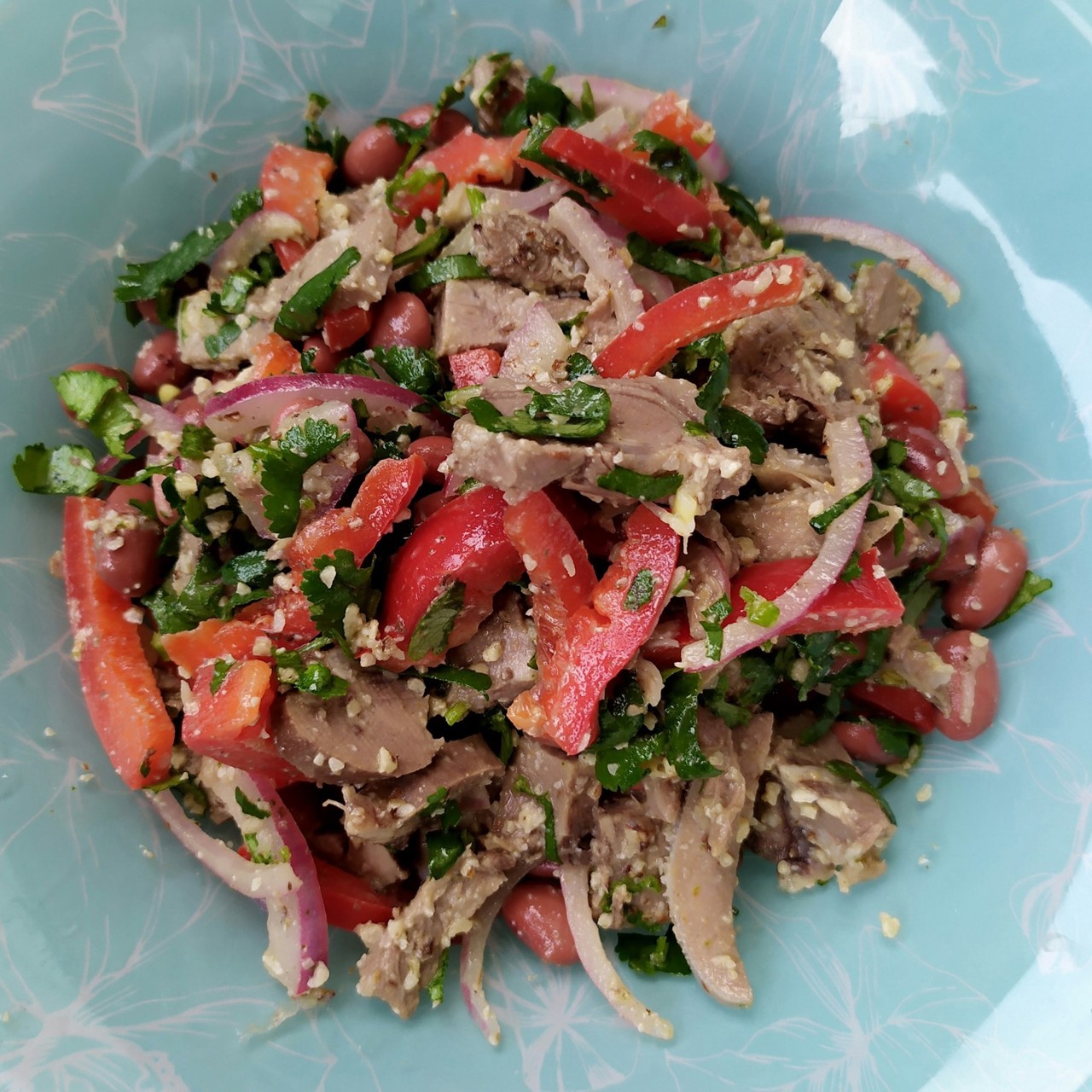 Салат «Тбилиси» с отварным языком