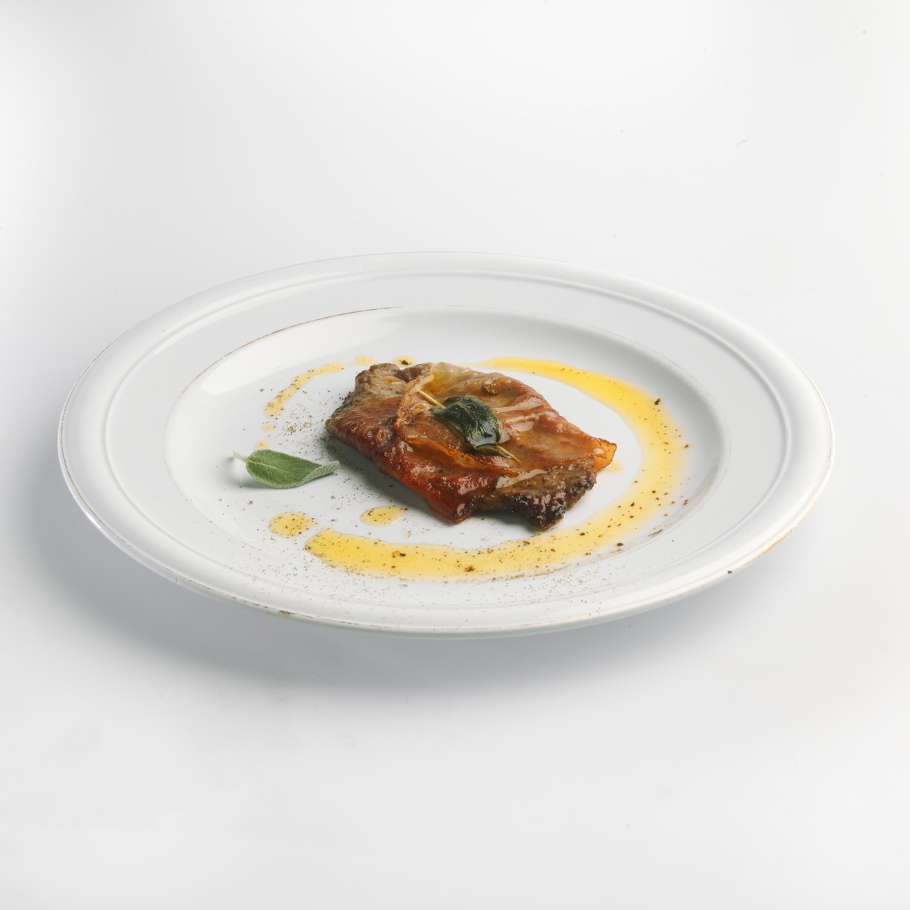 Телятина сальтимбокка