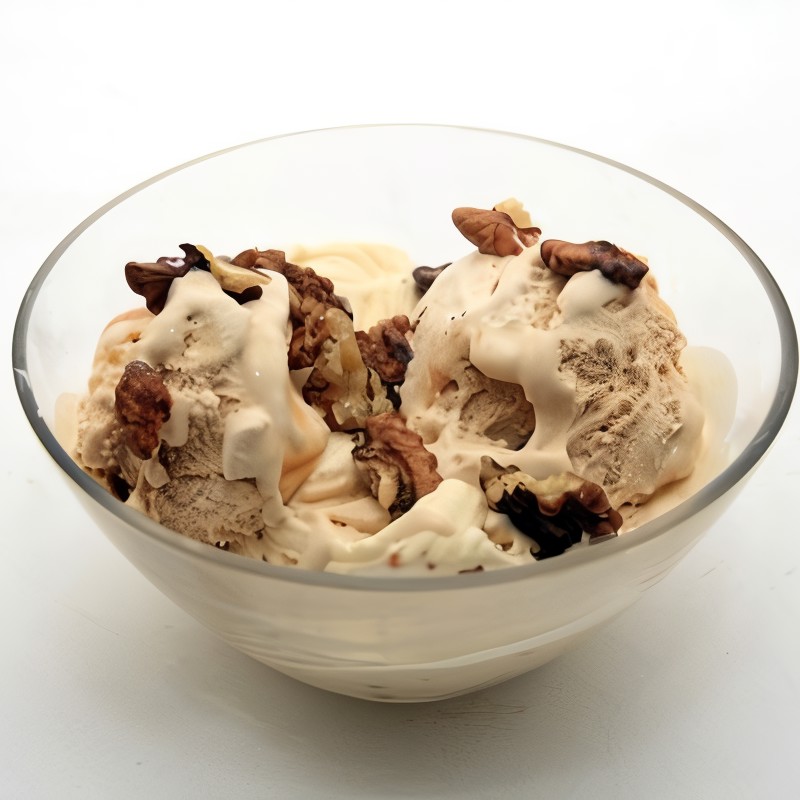 Санди с густым соусом из бурбона с орехами пекан