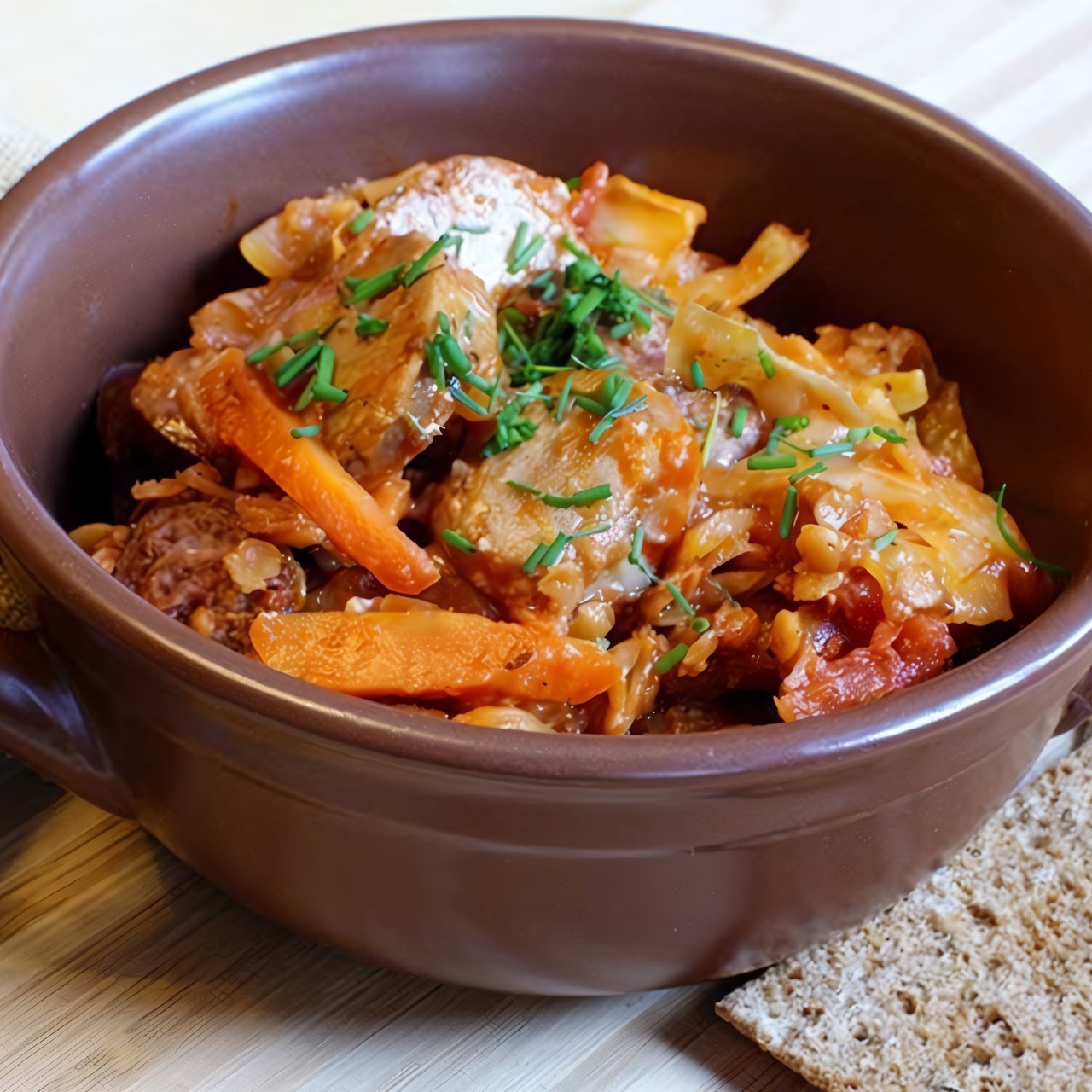 Савойская капуста с копчеными колбасками