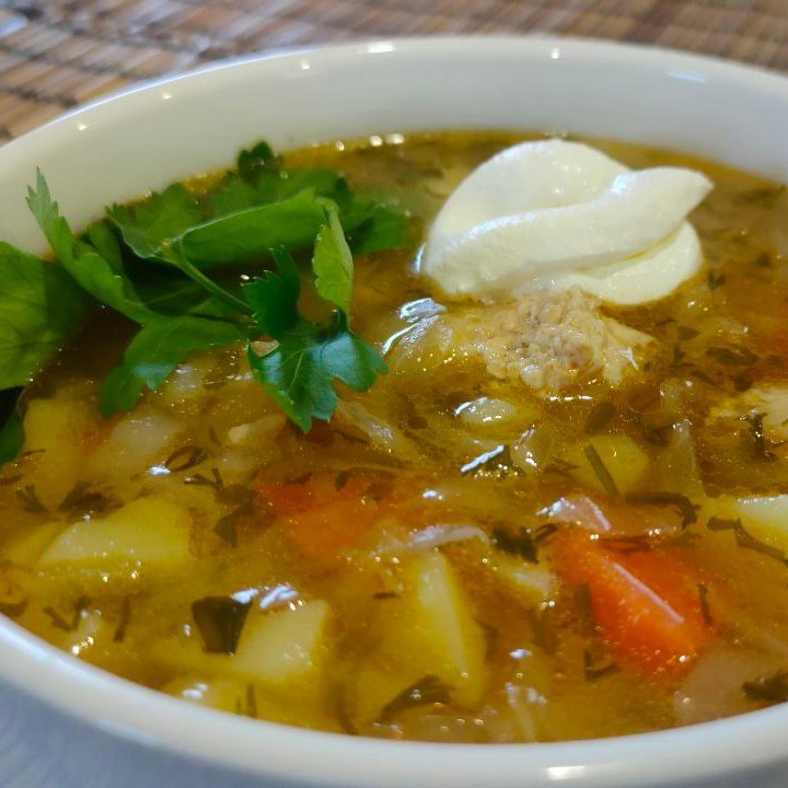 Щи с фрикадельками