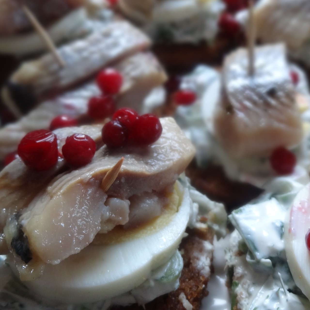 Сельдь, маринованная в винном соусе, по-исландски