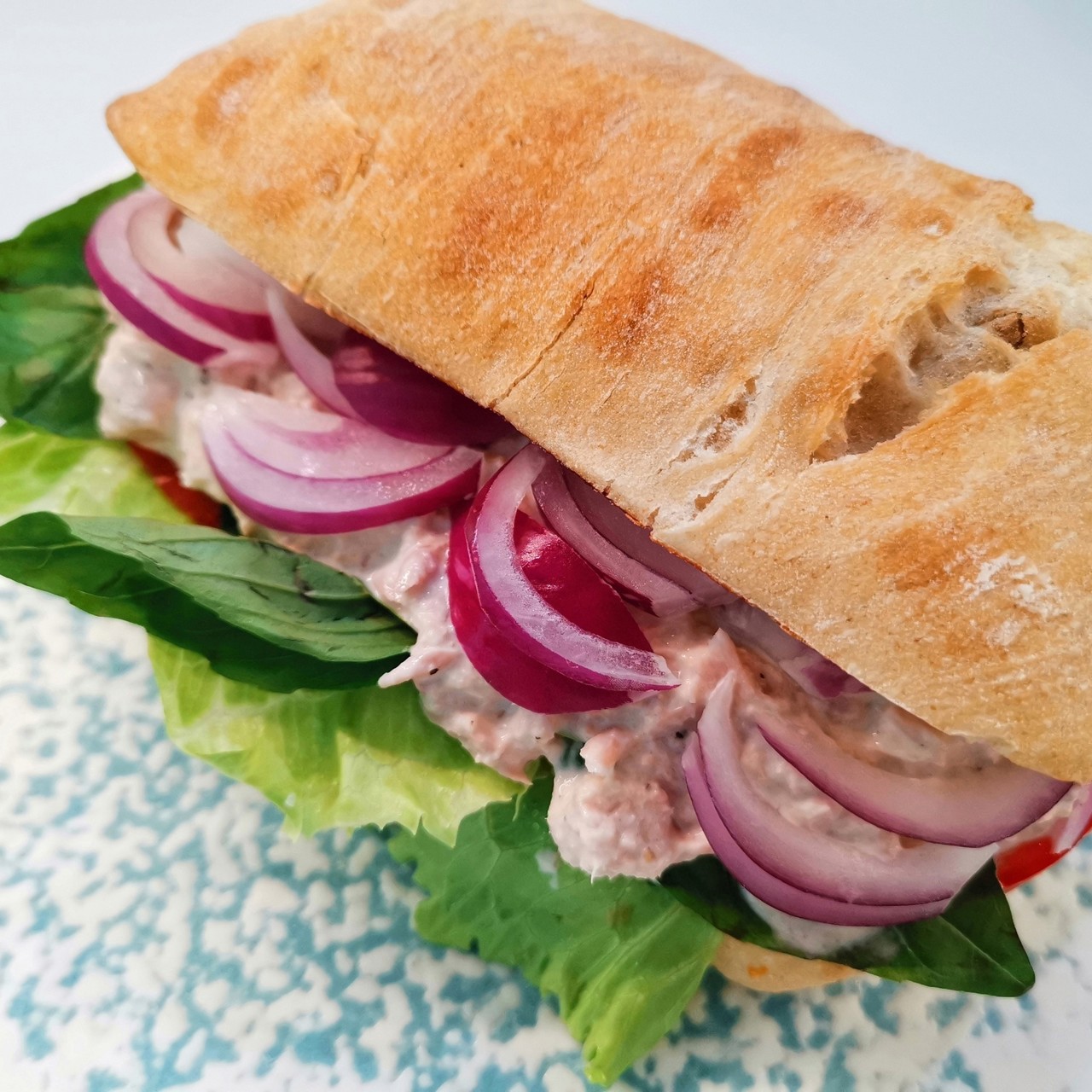 Сэндвич с тунцом