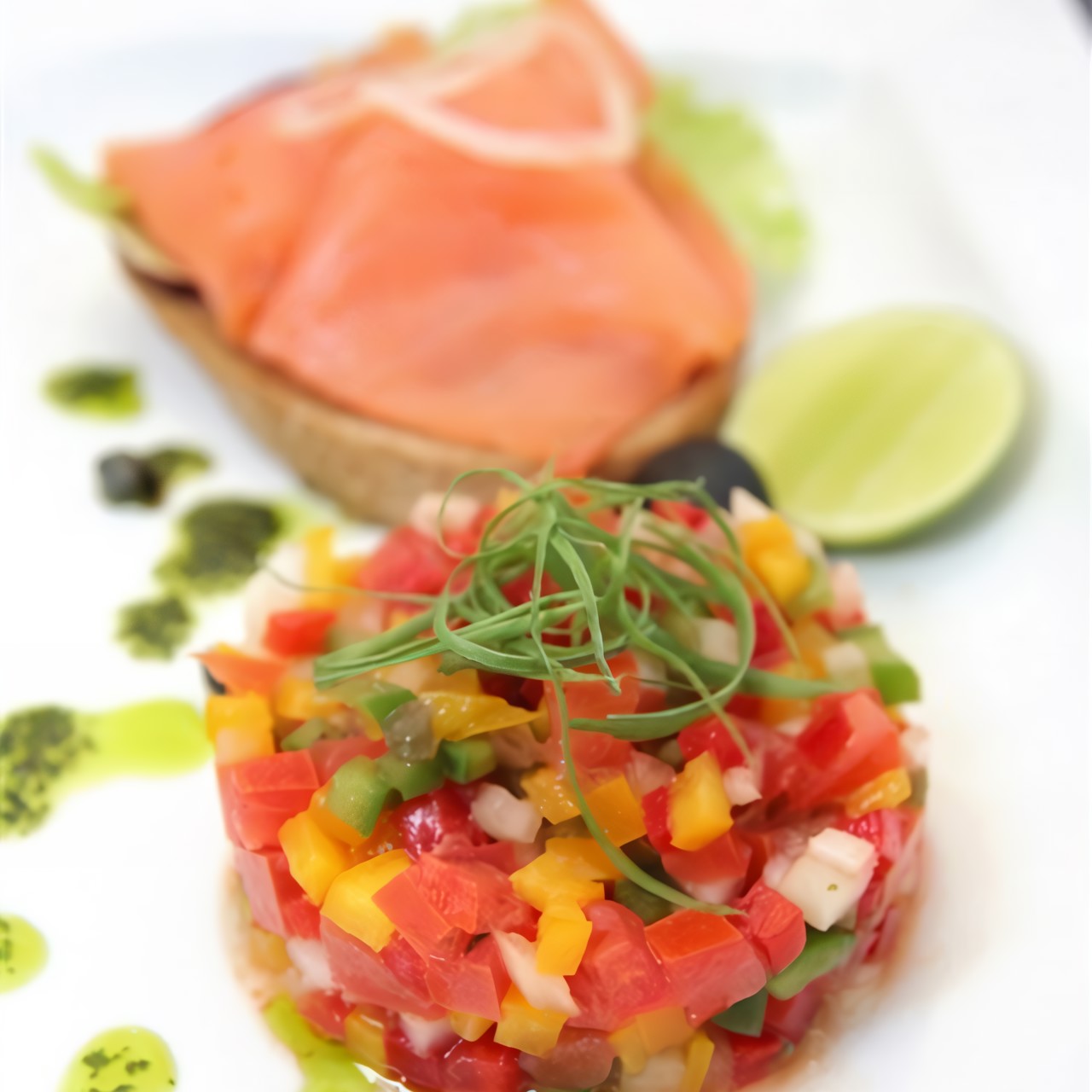 Севиче из лосося на тостадас