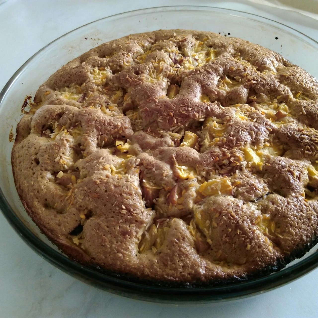 Шарлотка с персиками