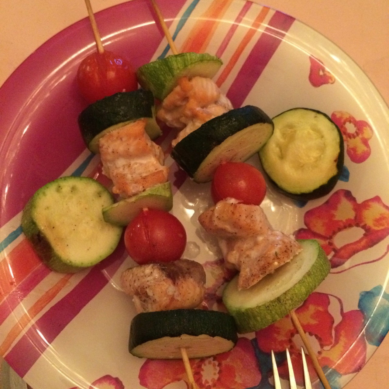 Шашлык из форели с цукини и кабачком