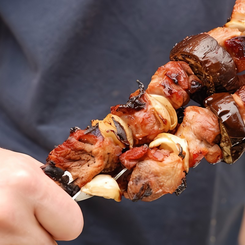 Шашлыки из баранины, баклажанов и перцев с йогуртовым соусом