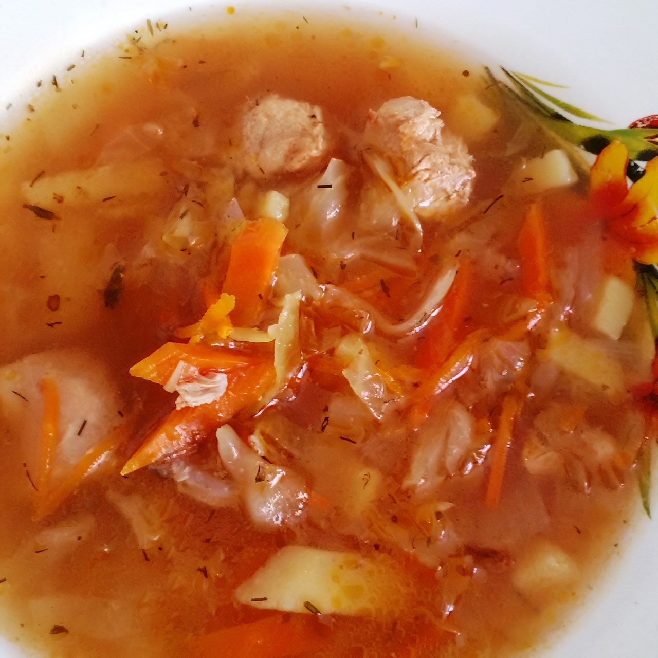 Щи из свежей капусты с зеленью