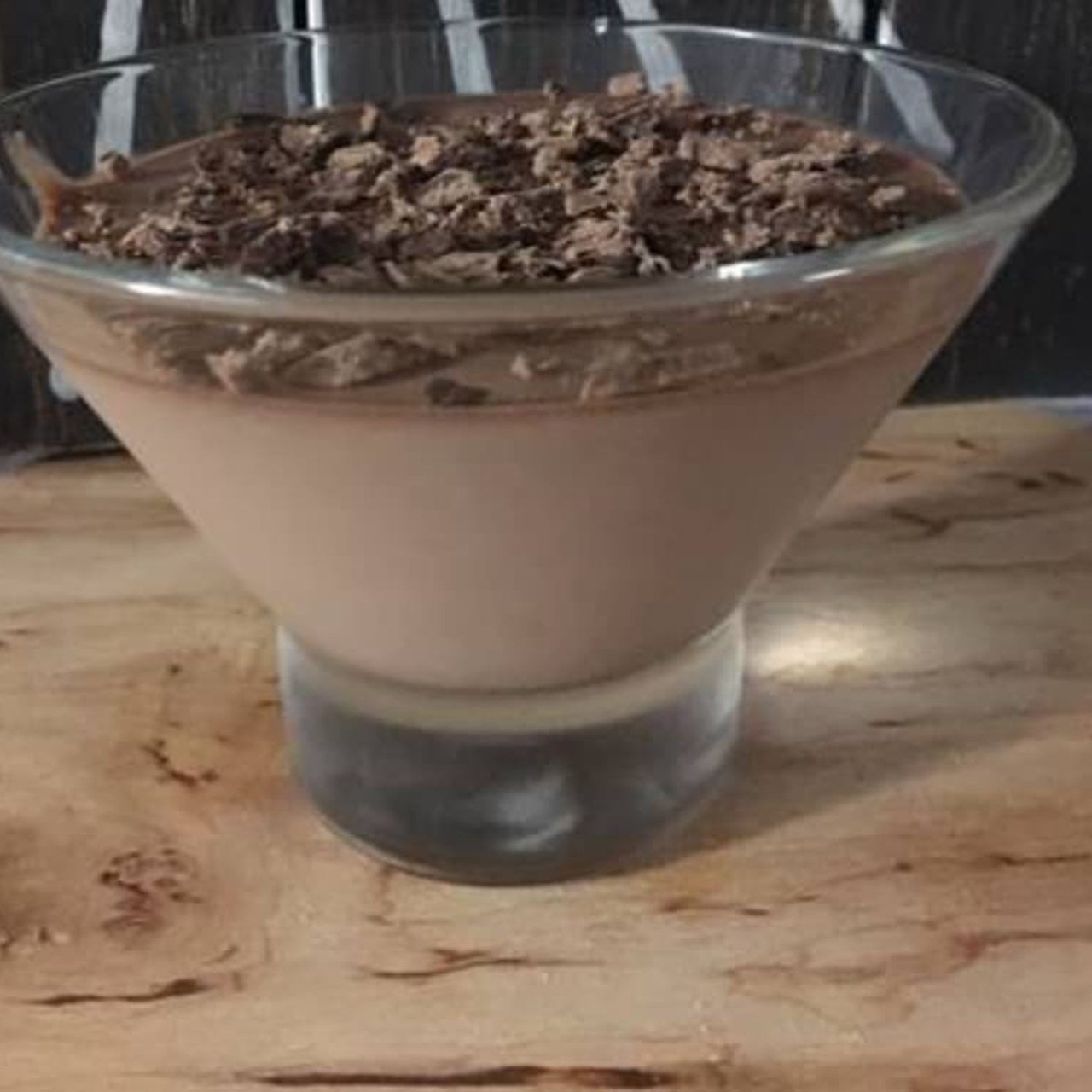 Шоколадный десерт с ликером