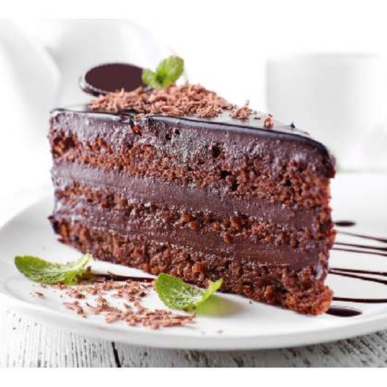 Шоколадный торт с кремом