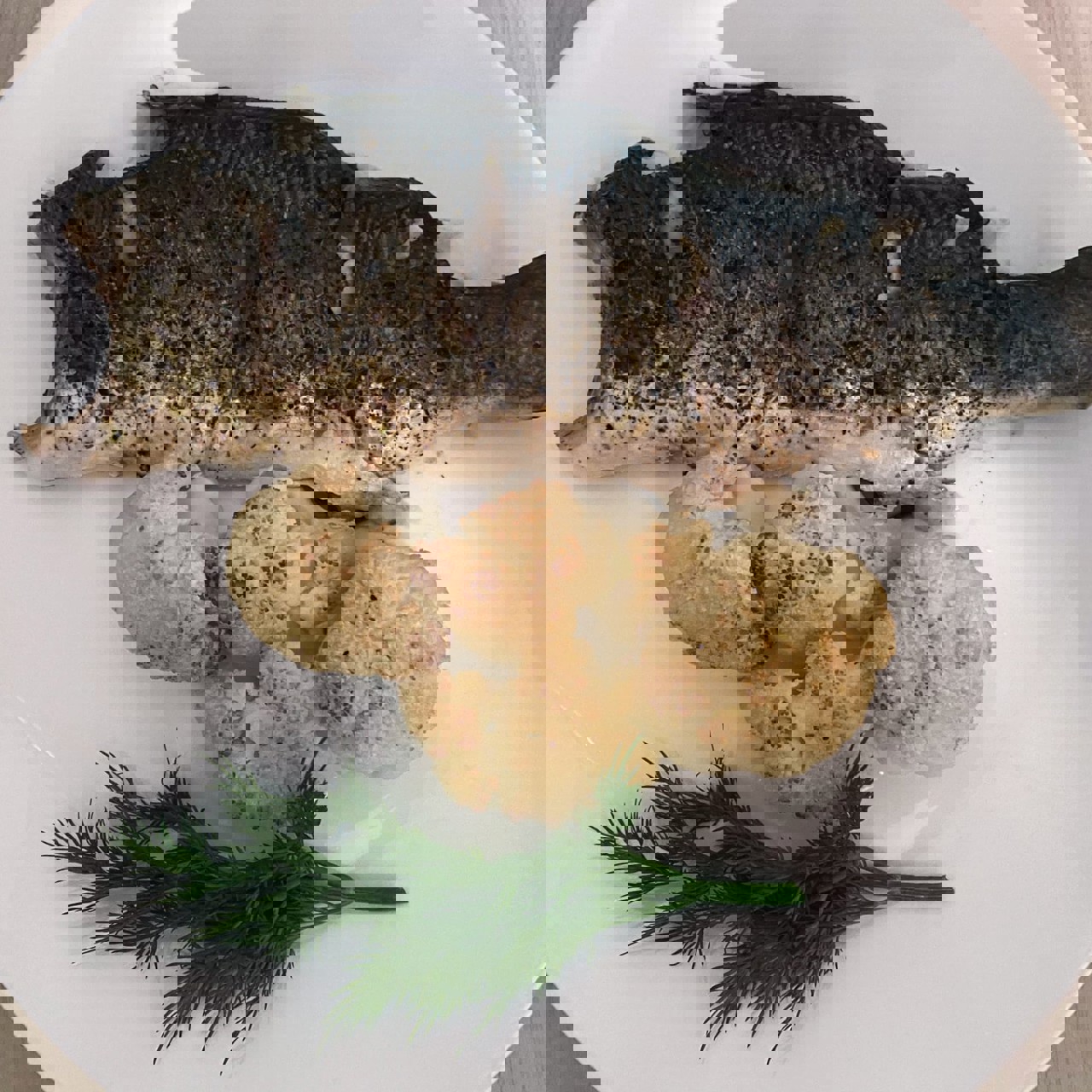 Сибас с цветной капустой запеченный в духовке