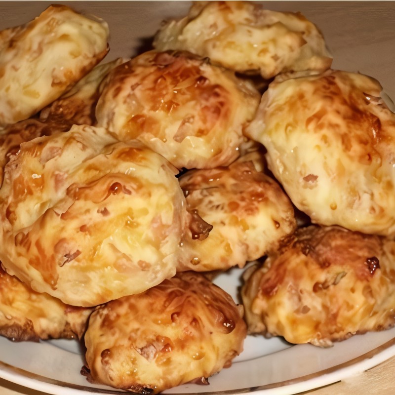 Сырная закуска с колбасой