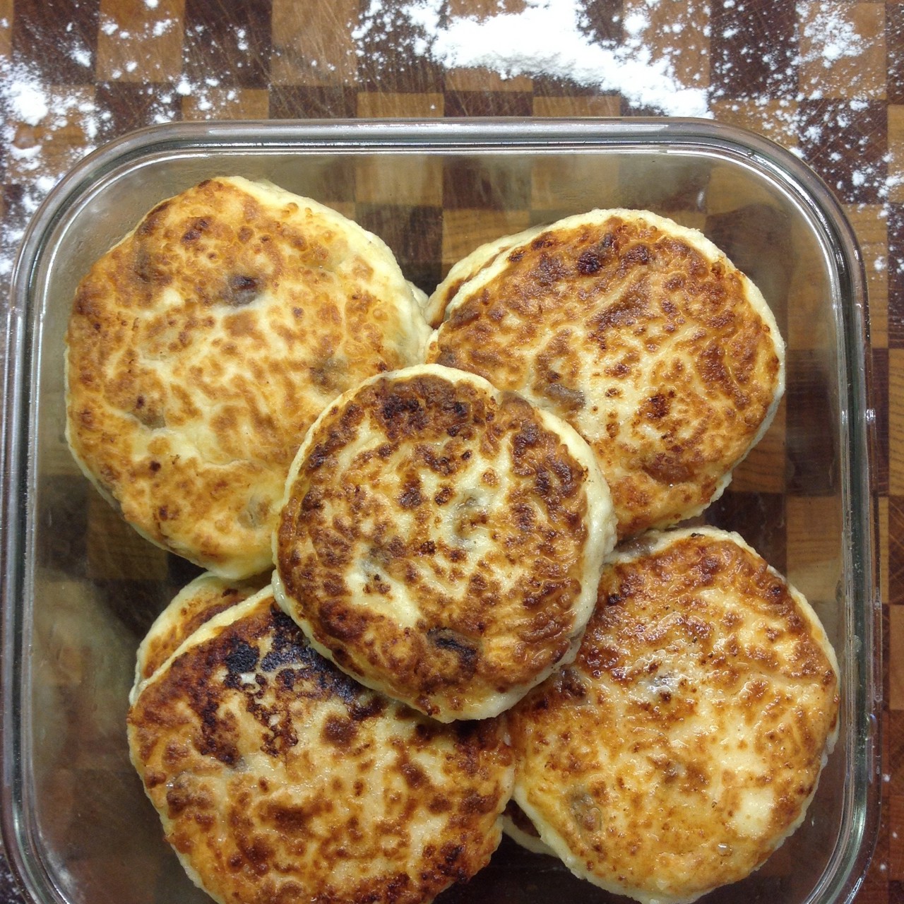 Сырники домашние с изюмом