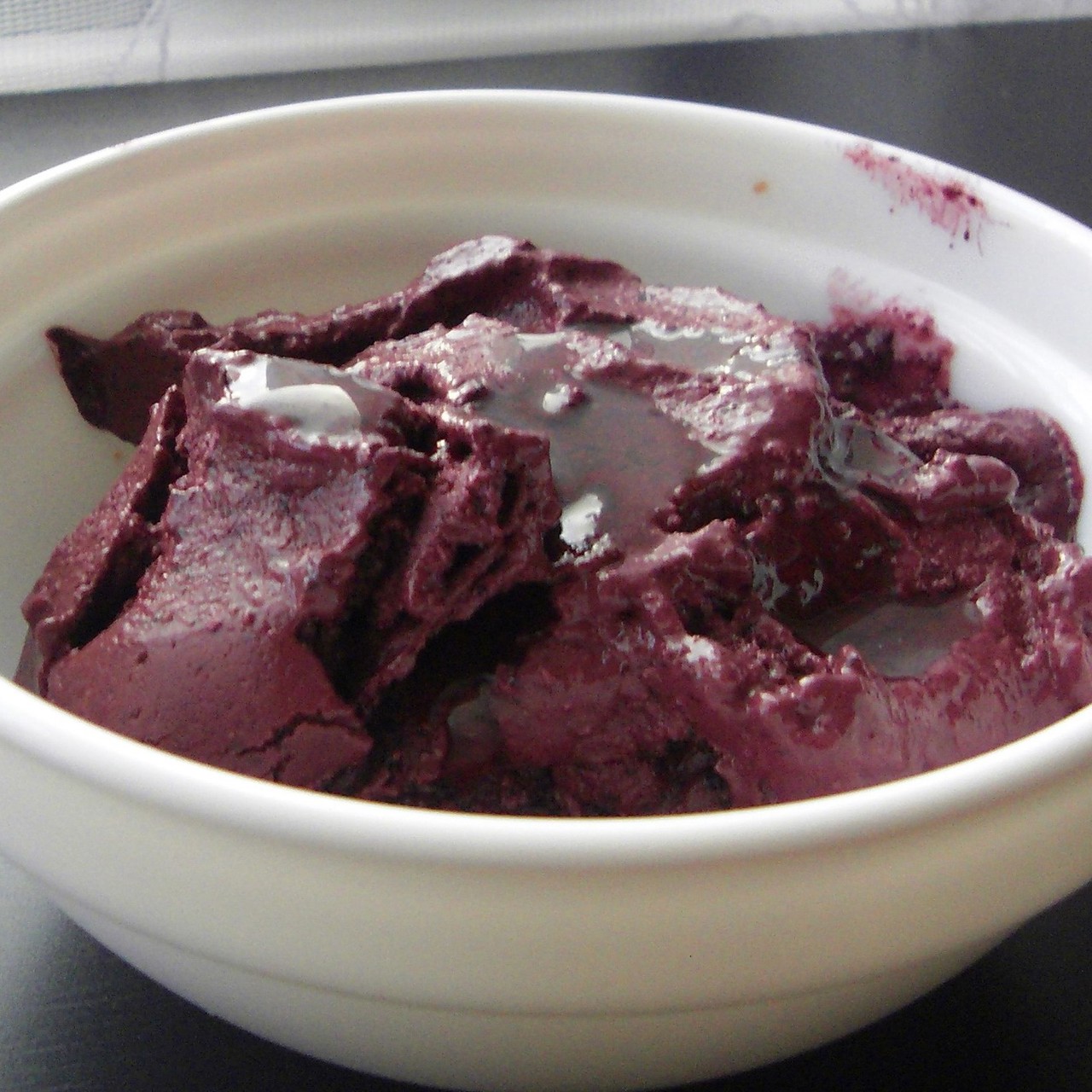 Сыроедческое черничное мороженое