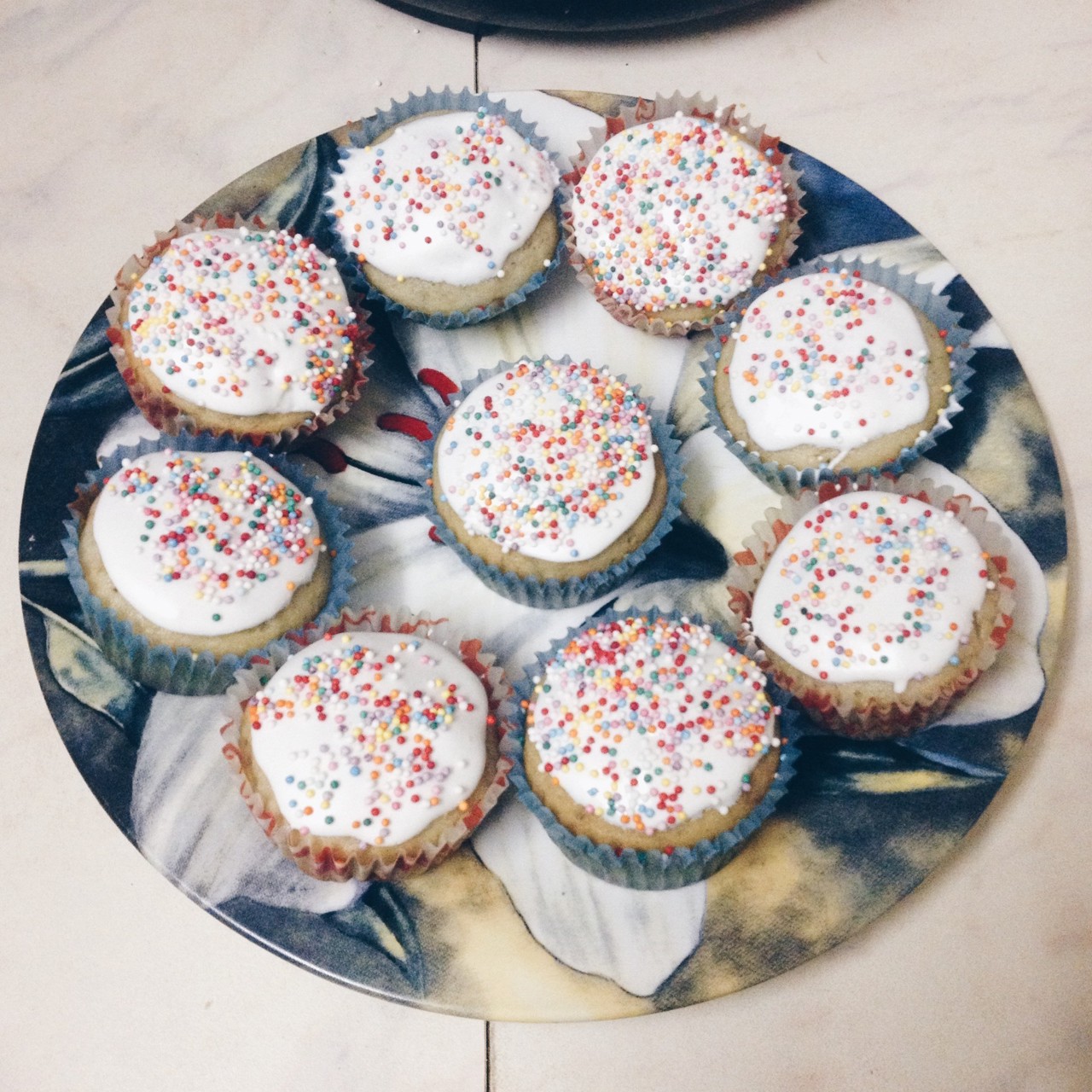 Сладкие маффины с глазурью