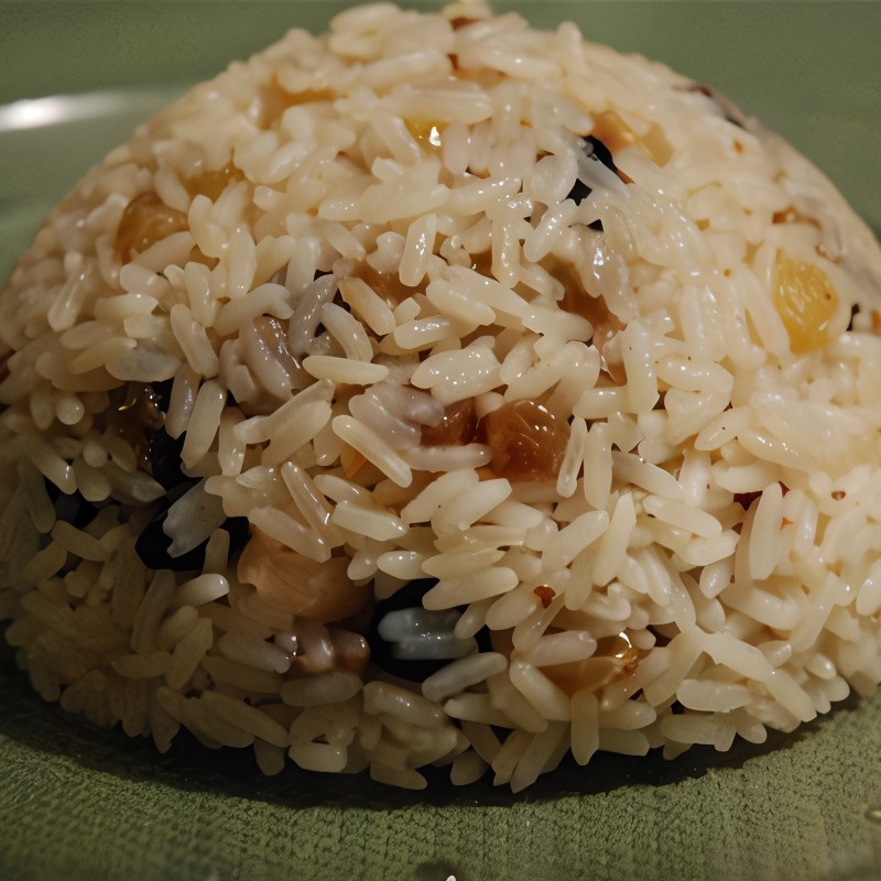 Сладкий плов с сухофруктами и орехами