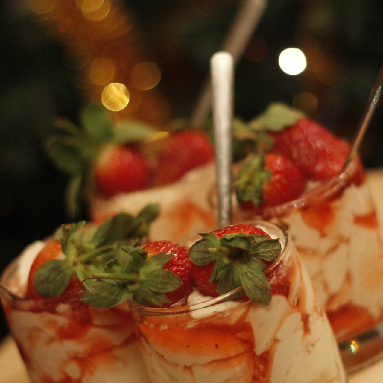 Сливочная панна-котта с клубникой