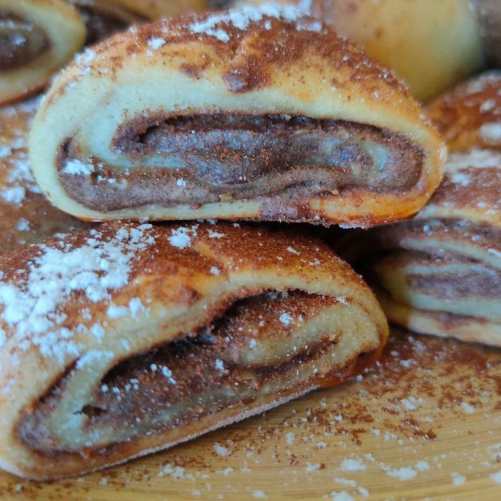 Слойки с шоколадным кремом