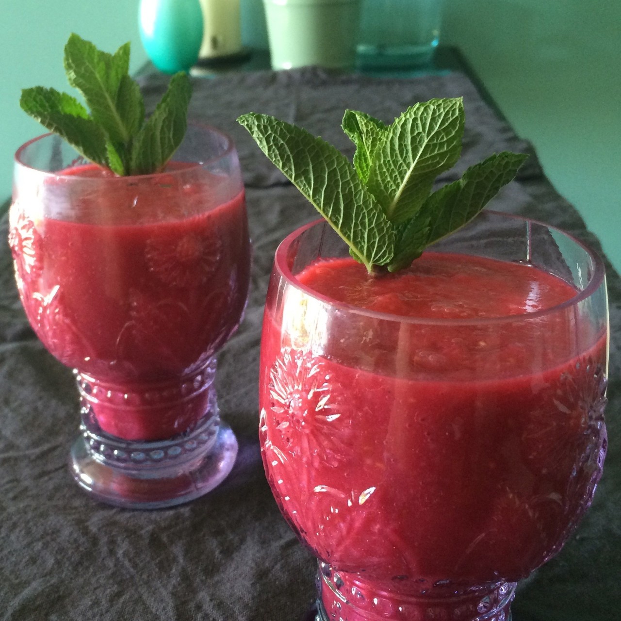 Смузи из ананаса с малиной