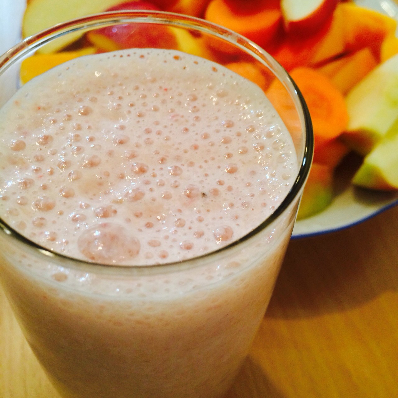 Смузи из замороженных фруктов с овсяными хлопьями