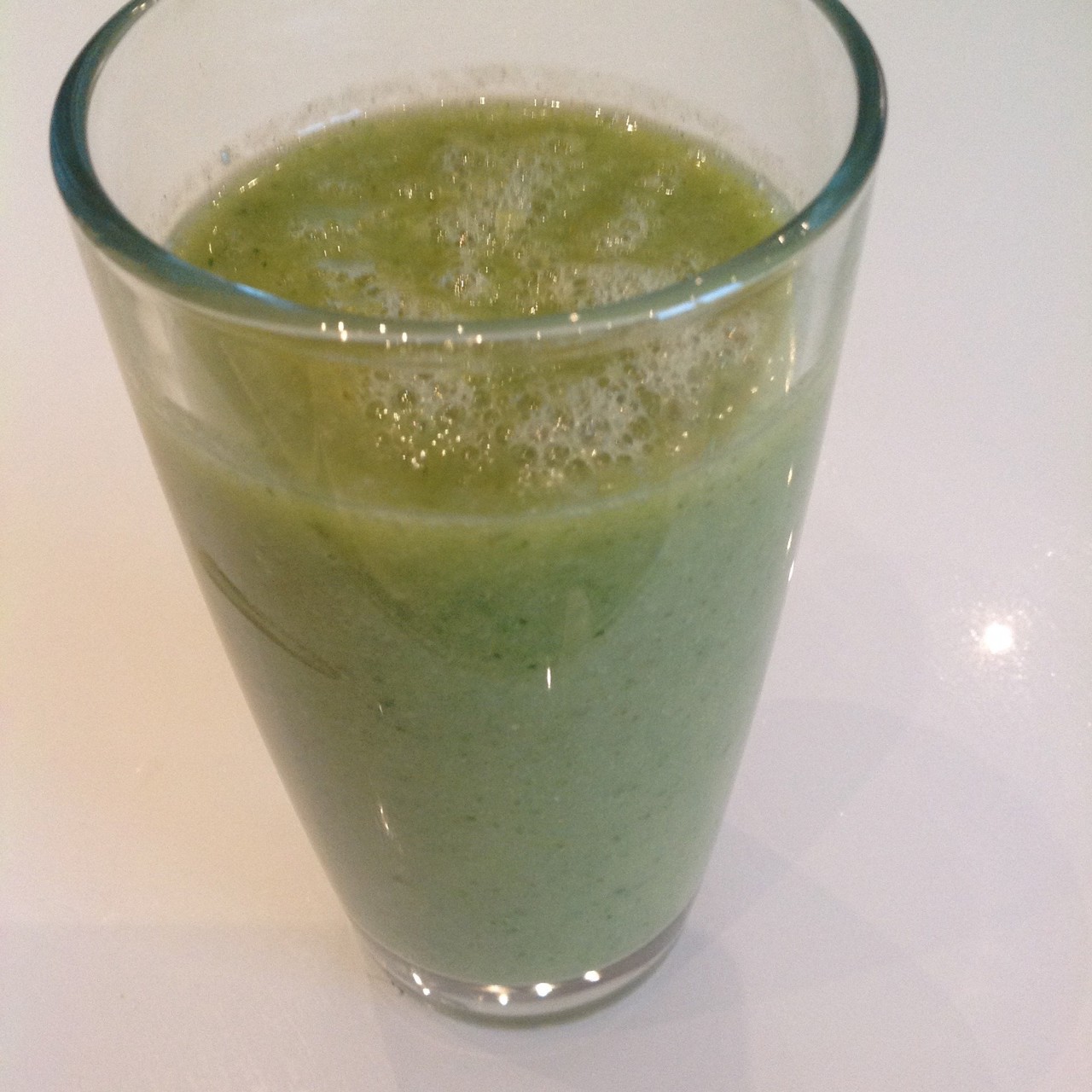 Смузи с эстрагоном и фейхоа