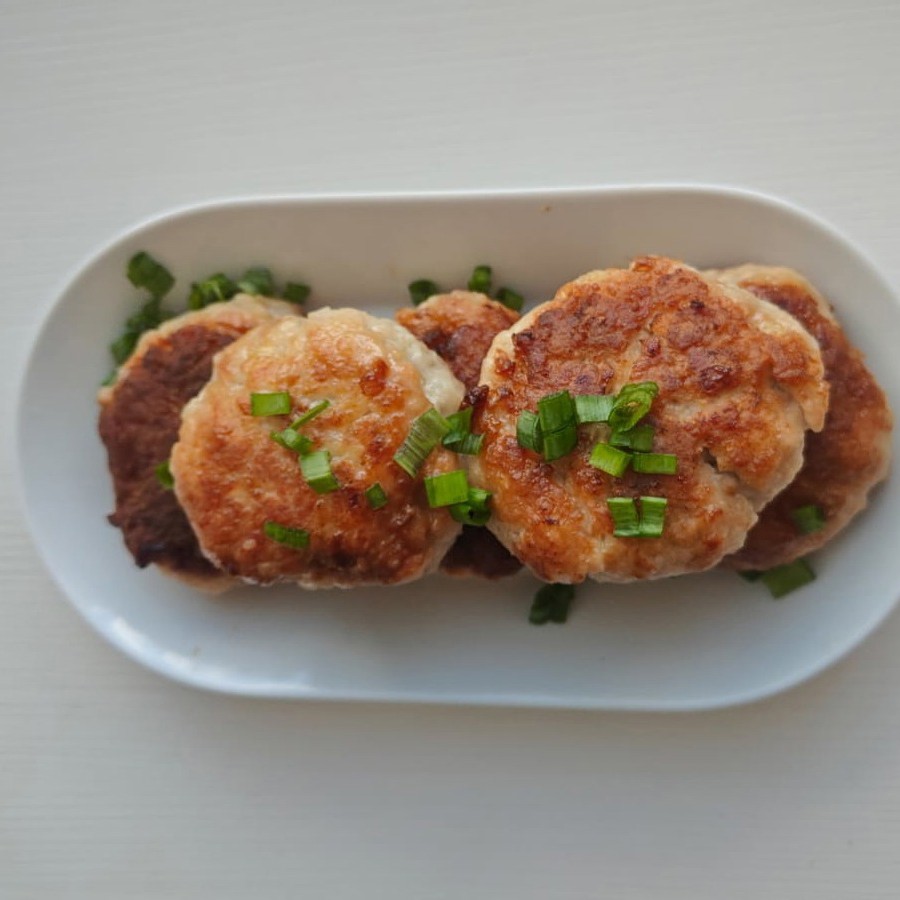 Сочные котлеты из индейки, свинины и картофеля