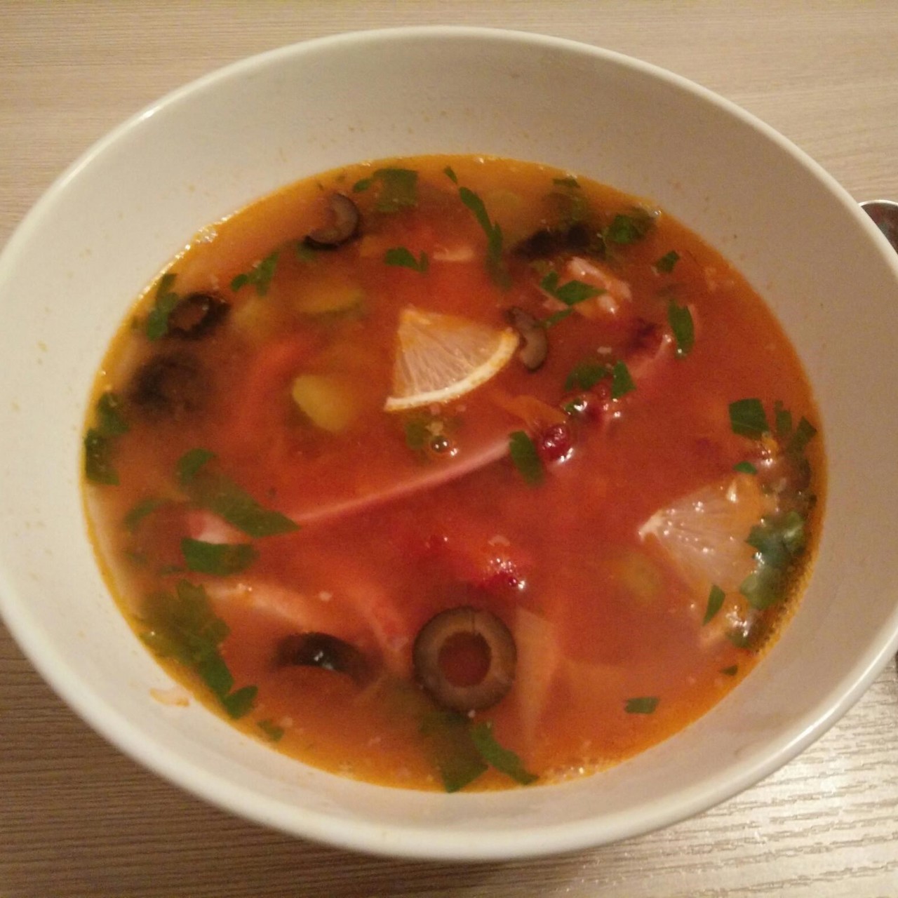 Солянка мясная с солеными огурцами