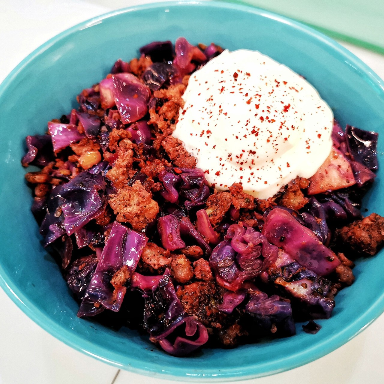 Солянка из краснокочанной капусты с фаршем