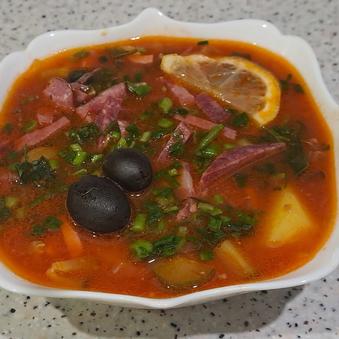 Солянка с колбасой