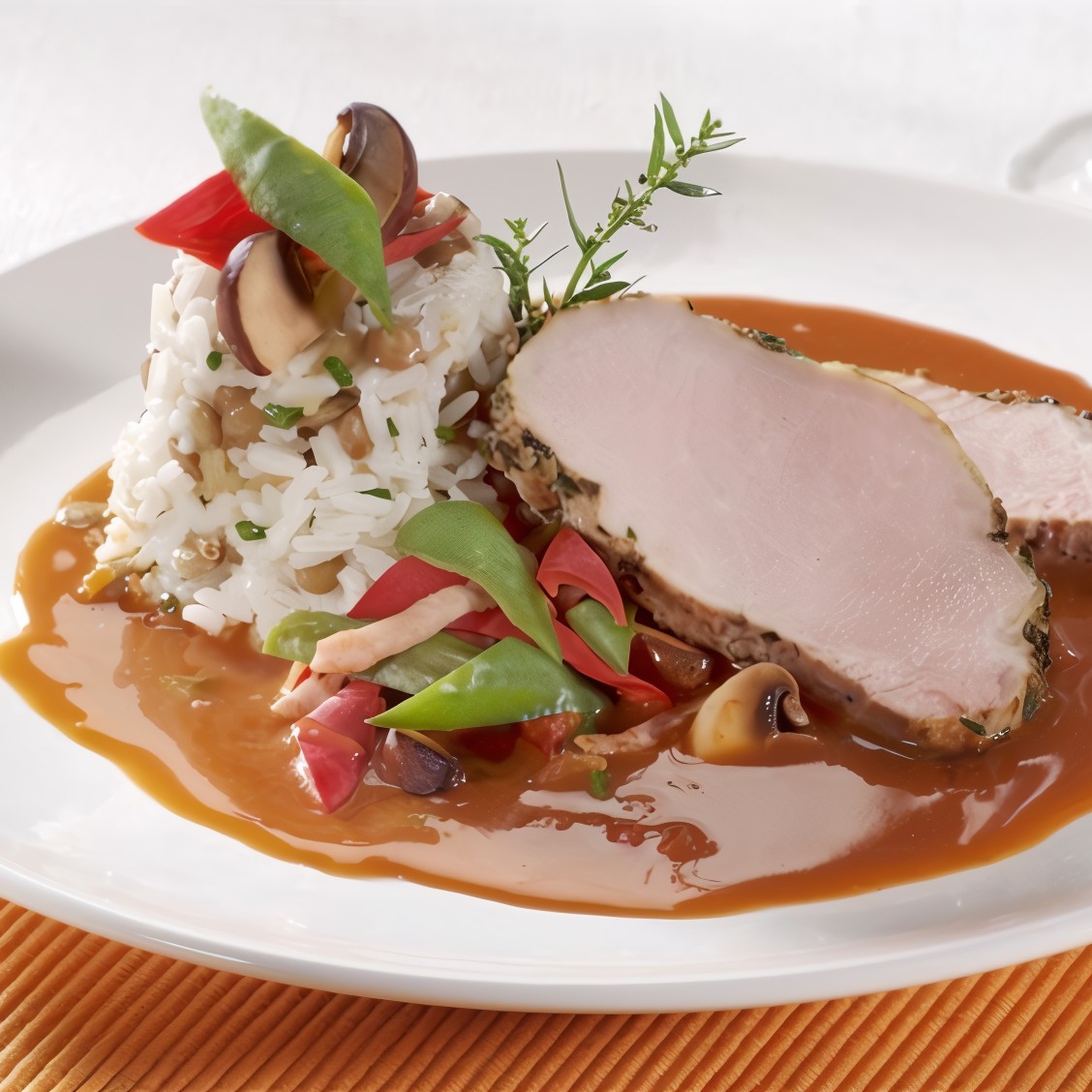 Соус красный (для рубленых котлет, рулета, жареного мяса, языка с горошком и др.)