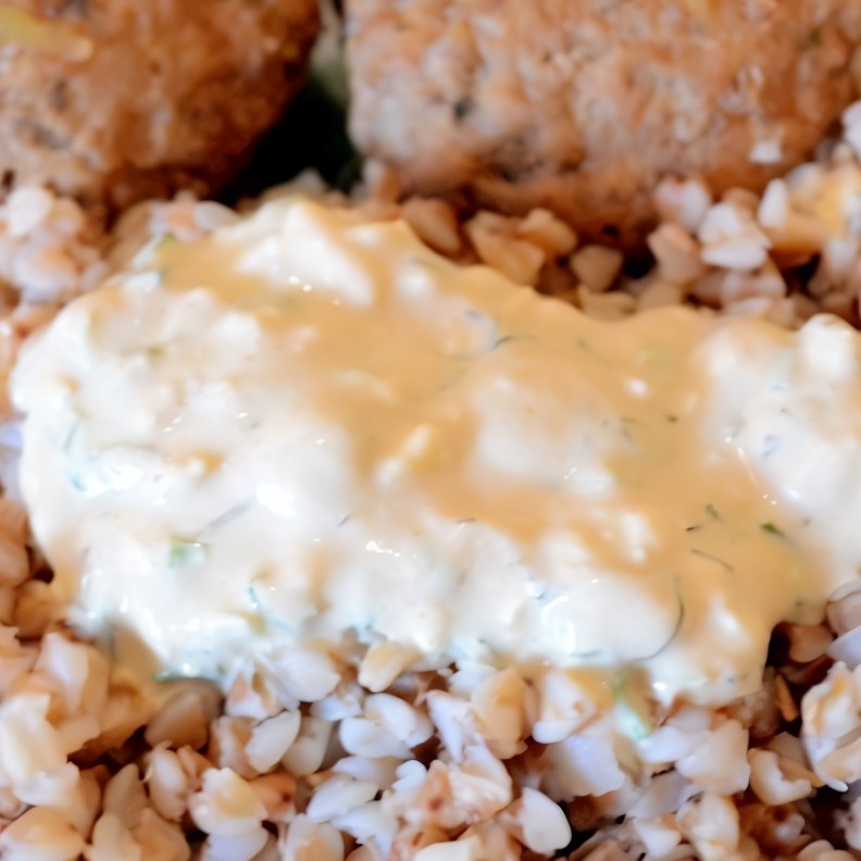 Соус перчильо со сметаной и сыром фета