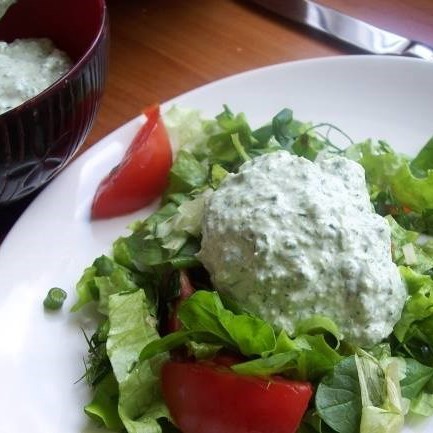 Соус с зеленым луком, бульоном и сливками к жареному мясу